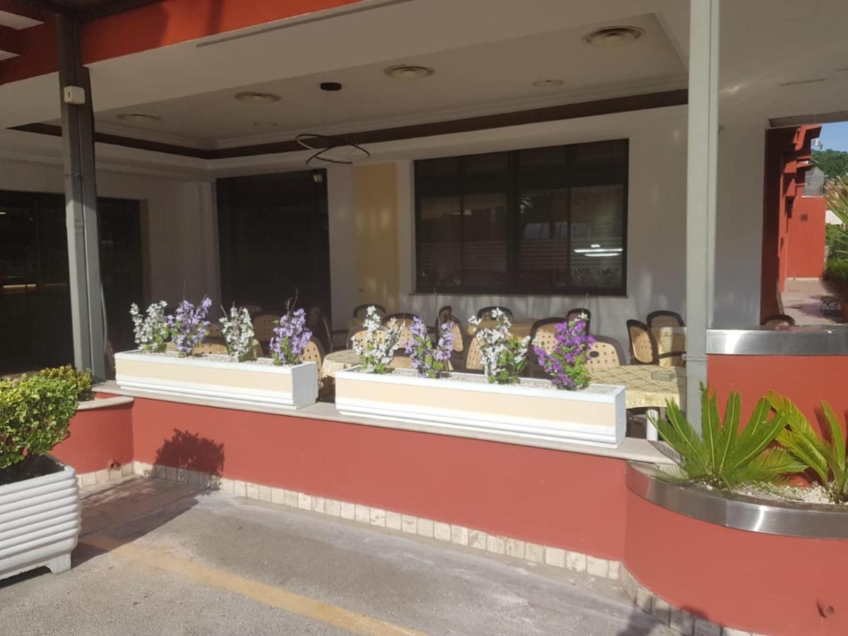 Hotel Residence Memmina فروزينوني المظهر الخارجي الصورة