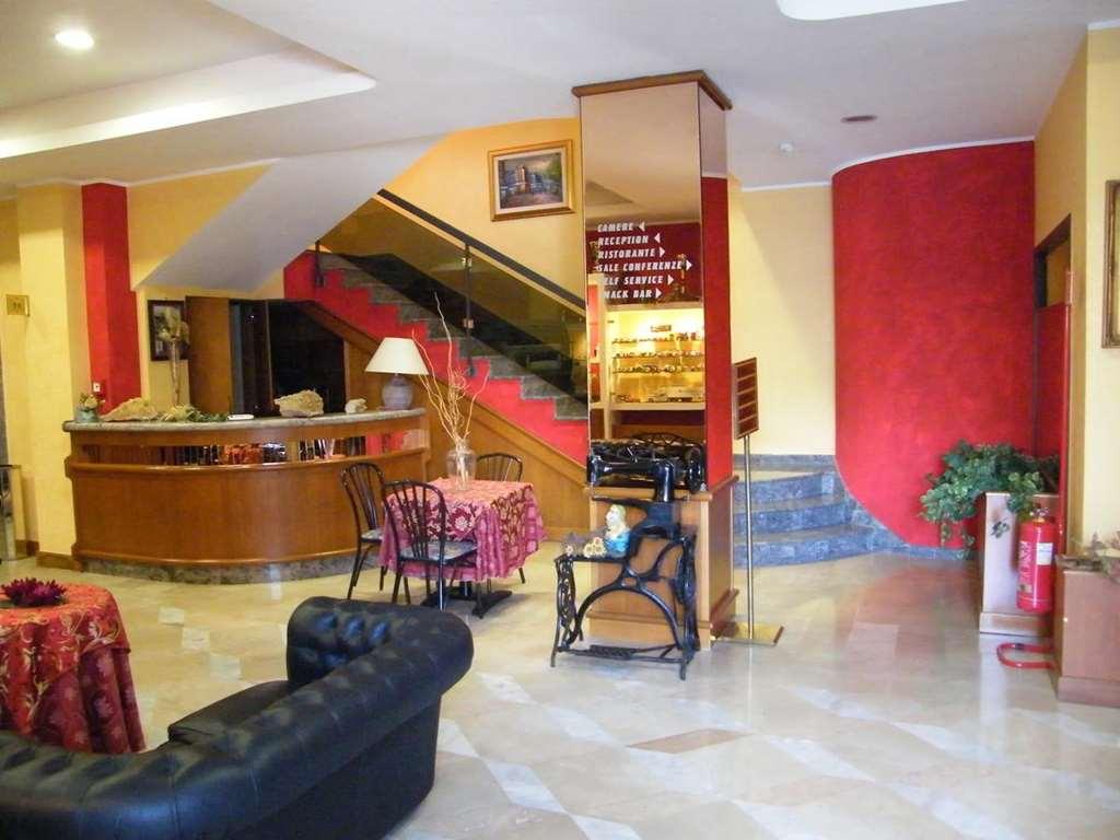 Hotel Residence Memmina فروزينوني المظهر الداخلي الصورة
