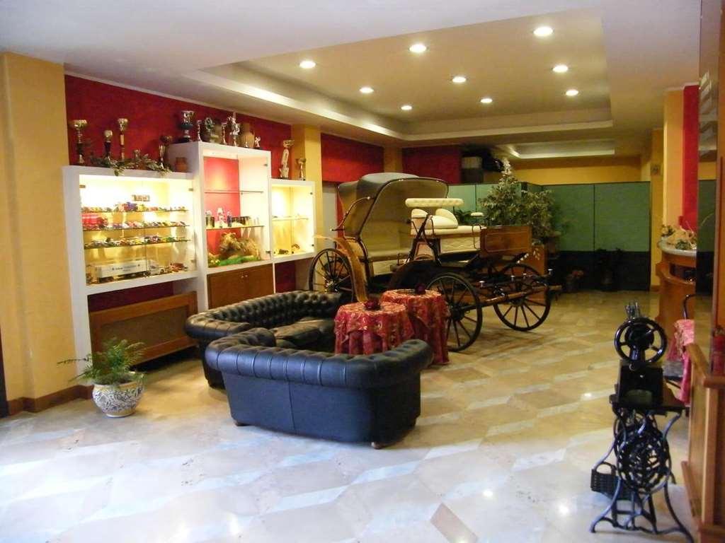 Hotel Residence Memmina فروزينوني المطعم الصورة