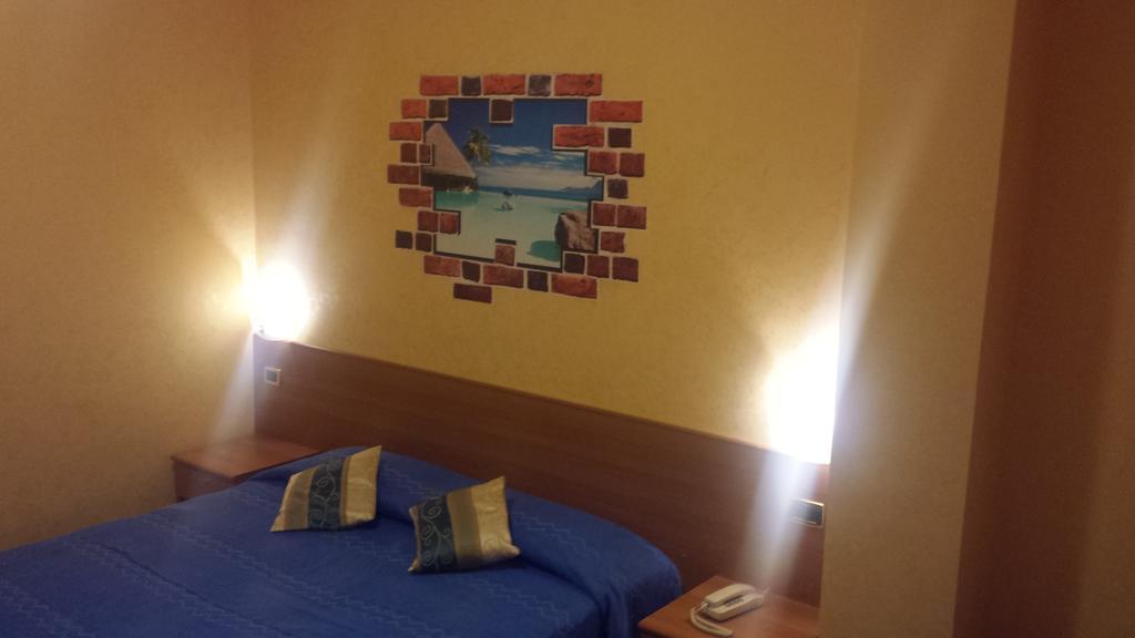 Hotel Residence Memmina فروزينوني الغرفة الصورة